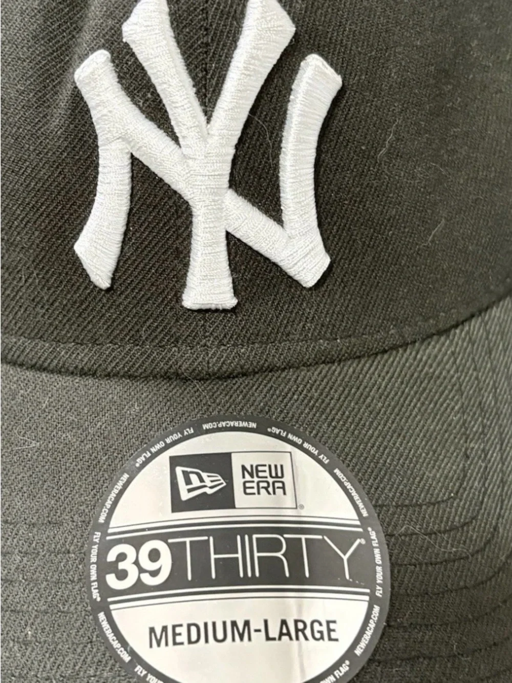 New Era Black New York Yankees 39THIRTY Curved Visor Hat